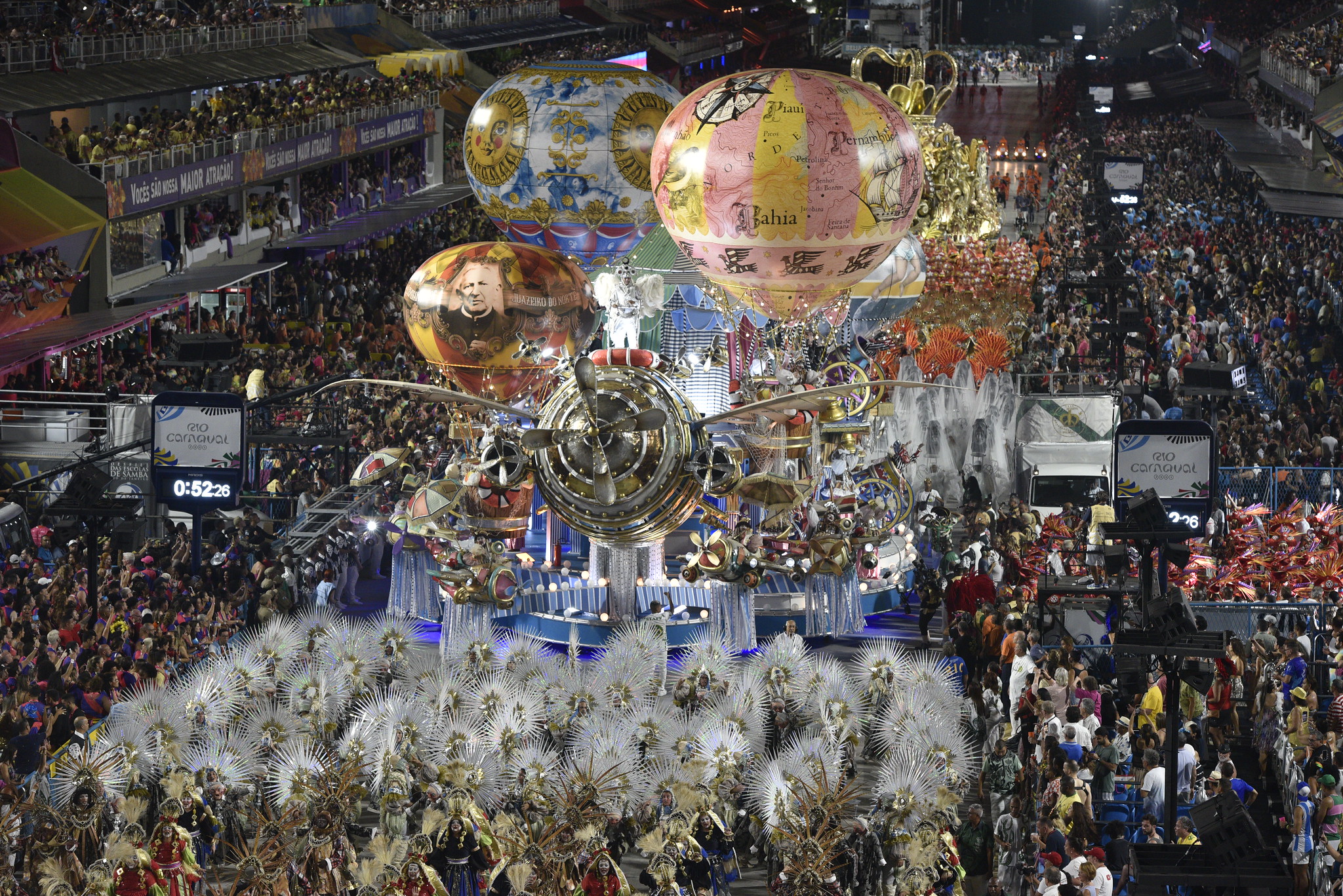 Rio De Janeiro, Brazil. 19th Feb, 2023. Wenny Isa, queen of the drums of  GRES Unidos de Bangu during the Serio Ouro Samba Schools Parade of Rio  Carnival, held at the Marques